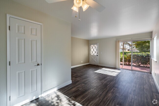 Foto del interior - 364-366 W Olive Ave