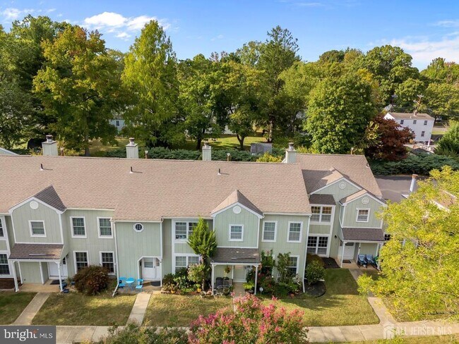 Foto del edificio - 5 Pond View Dr