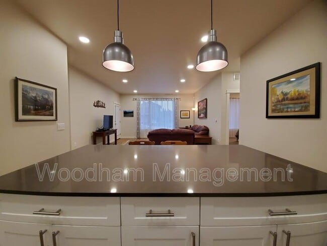 Foto del edificio - 2222B Willow Dr