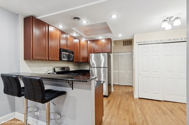 Foto del edificio - 950 W Belle Plaine Ave