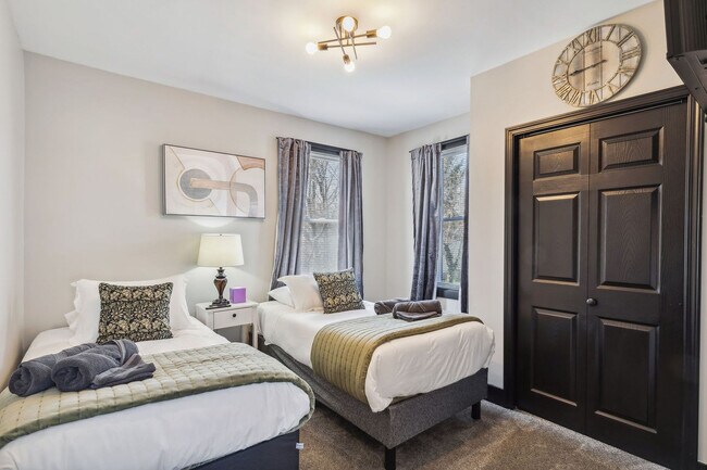 Foto del edificio - 2294 E 86th St