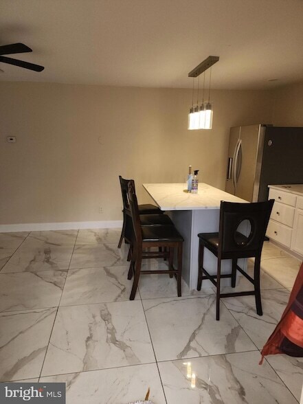 Foto del edificio - 8030-8000 Ditman St