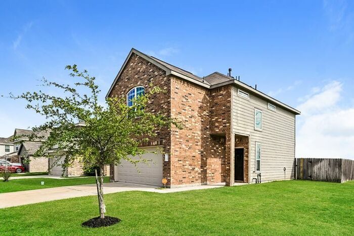 Building Photo - 4119 Silver Ranch Rd