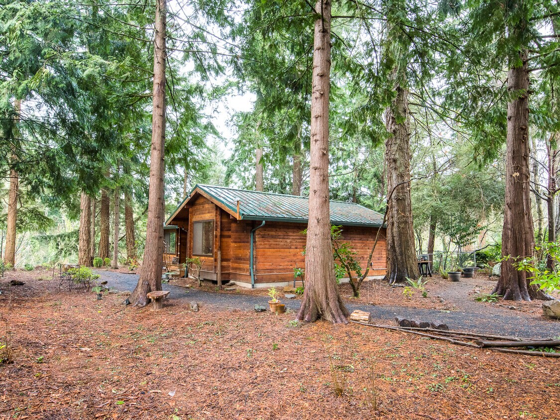 Primary Photo - 4546 Dogwood Dr