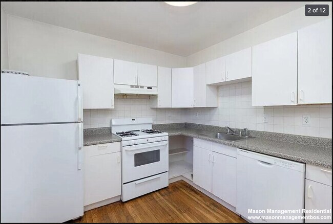 Building Photo - 40 Montfern Ave