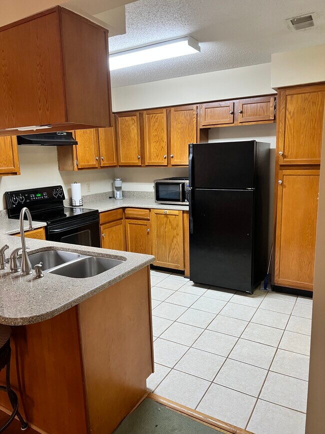Foto del edificio - 3636 Greenacres Place Dr
