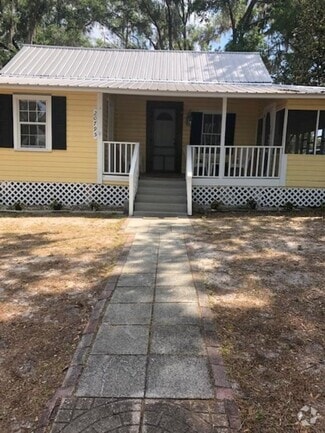 Building Photo - 20795 River Dr