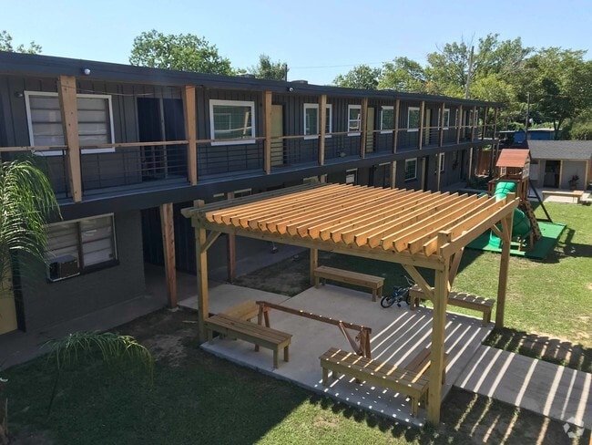 Building Photo - The Monroy