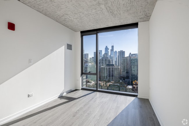 Building Photo - 454 W Chicago Ave