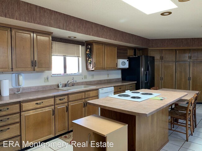 Building Photo - 2 br, 2 bath House - 1625 Desert Willow Dr.
