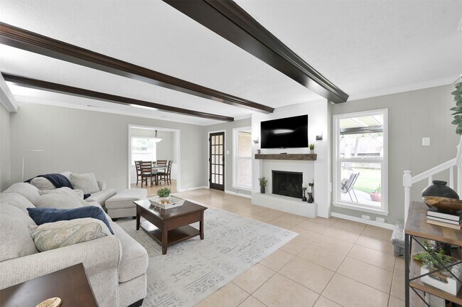 Foto del edificio - 223 Birchwood Dr