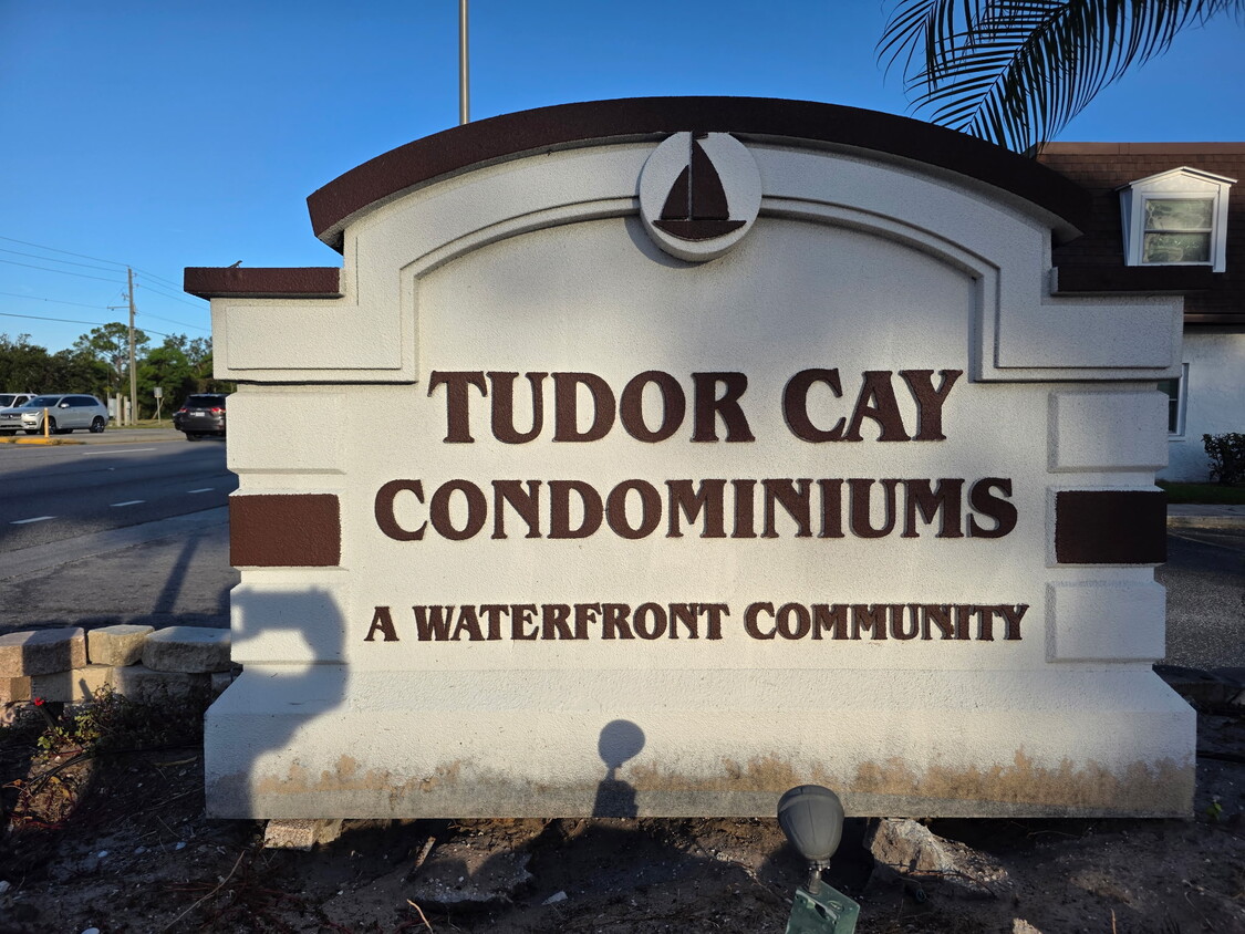 Primary Photo - 9004 Tudor Dr