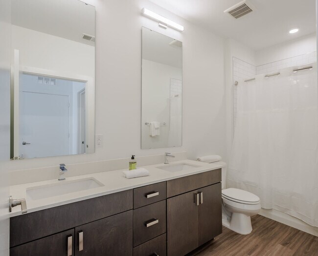 Foto del edificio - 601 E Pete Rose Wy