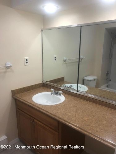 Building Photo - 175 Amberly Dr