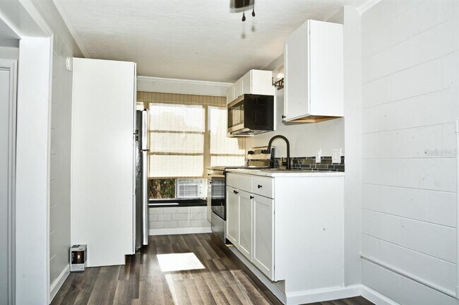 Foto del edificio - 2520 E Jefferson St