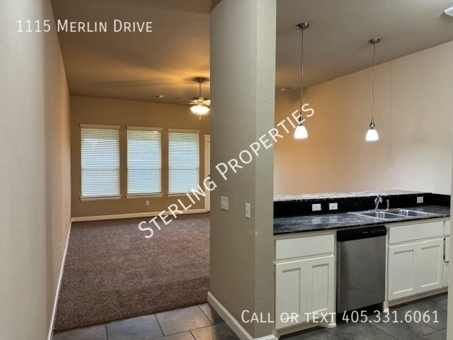 Foto del edificio - 1115 Merlin Dr