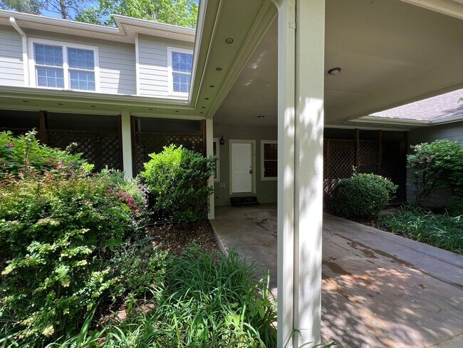 Foto del edificio - Arden 2 Bedroom Townhome