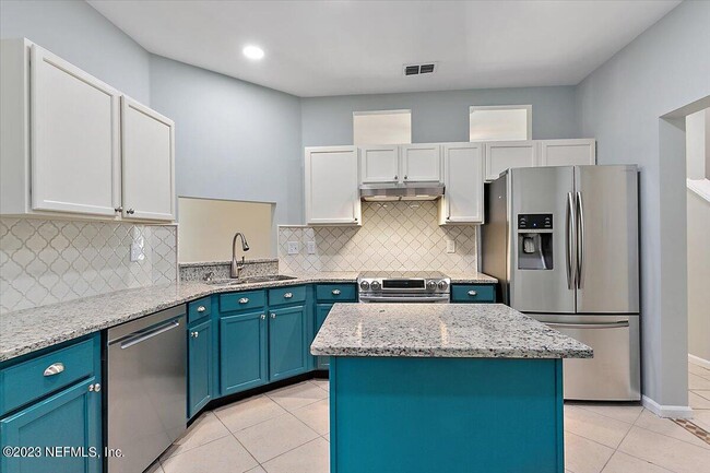 Building Photo - 679 Selva Lakes Cir