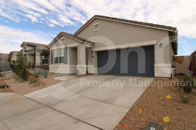 Building Photo - 40075 W Shaver Dr