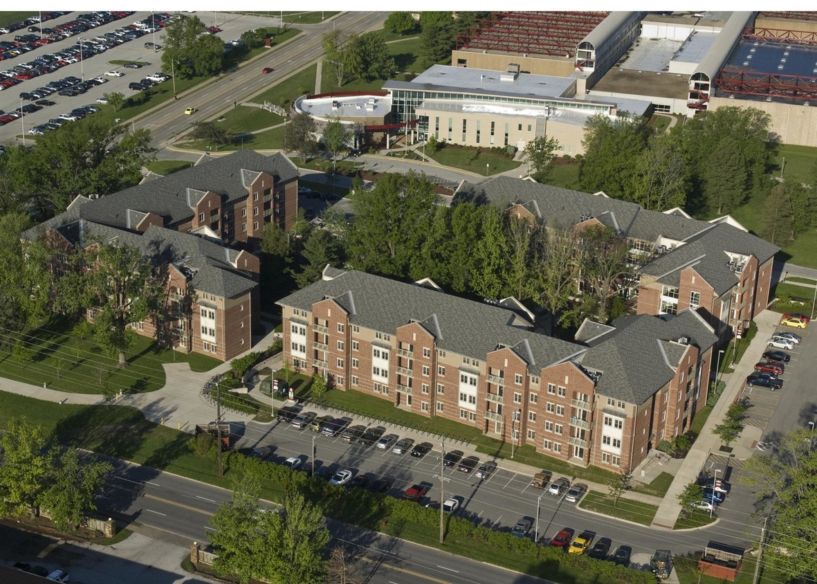 Primary Photo - Wall and Grand Apartments