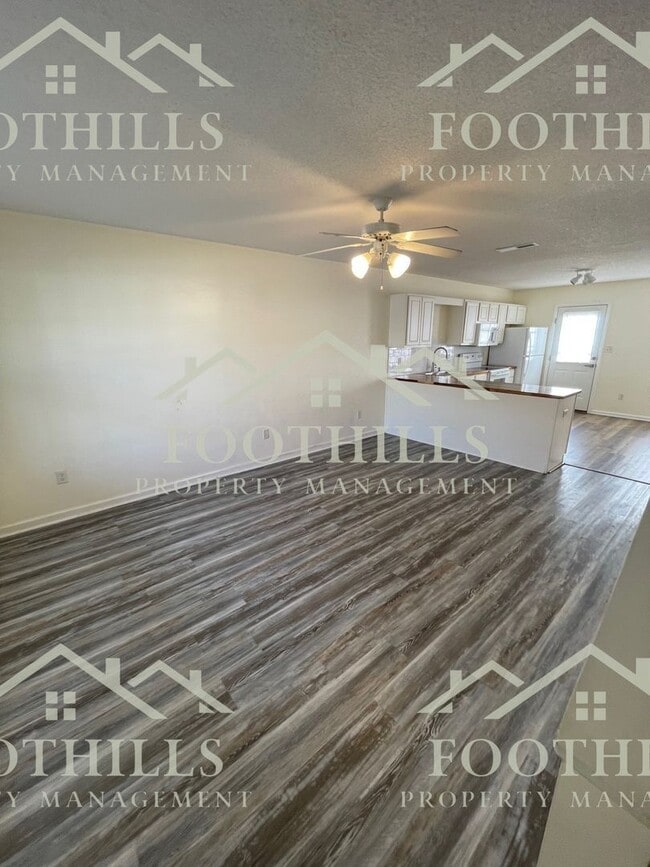 Foto del edificio - 112 Brook Allen Dr