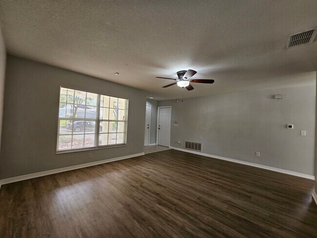 Foto del edificio - Fishhawk - 4 bedroom / corner lot