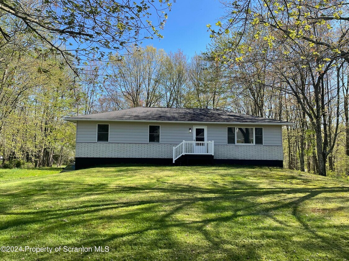 Foto principal - 149 Schlittler Rd