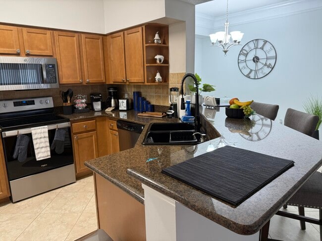Building Photo - 3106 Myrtlewood Cir E