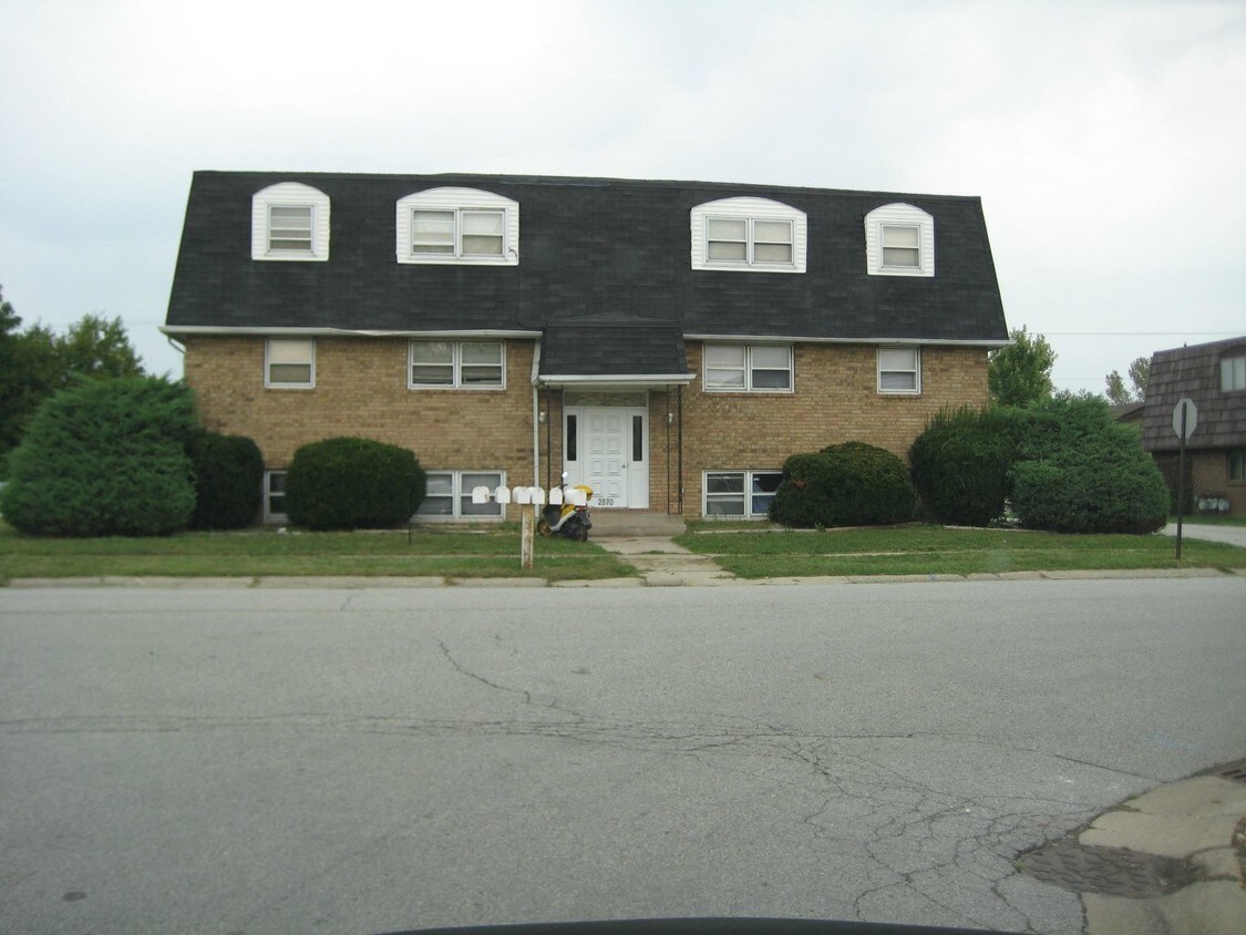 Primary Photo - 2570 W 63rd Ave