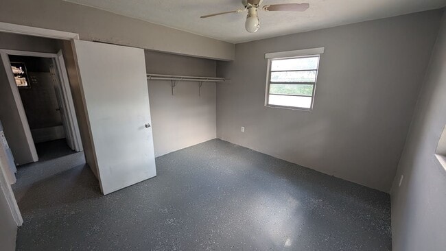 Foto del edificio - 2/1 home in sarasota, great location, and pet-friendly!