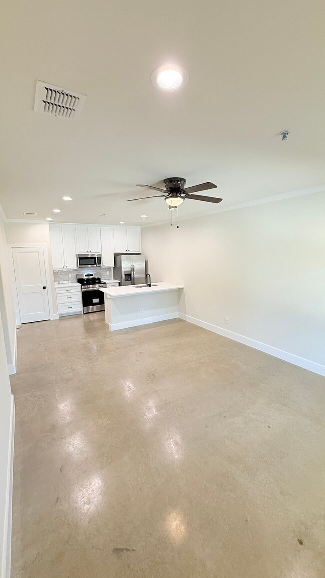 Building Photo - 261 Co Rd 2521