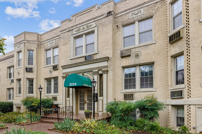 Building Photo - 3024 WISCONSIN Ave NW