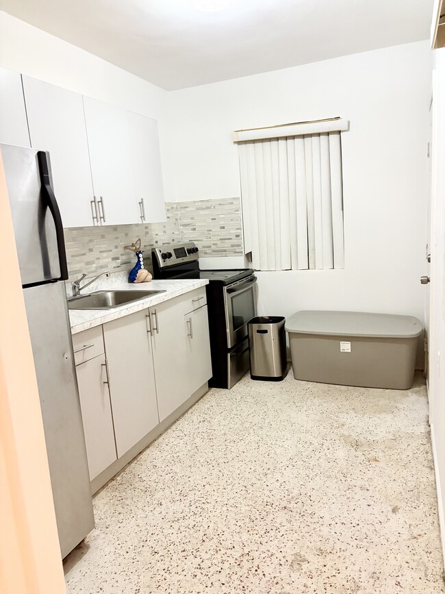 Foto del edificio - 1322 NW 29th Ter