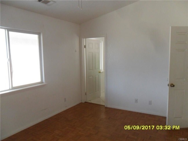 Building Photo - 13601 Yakima Rd