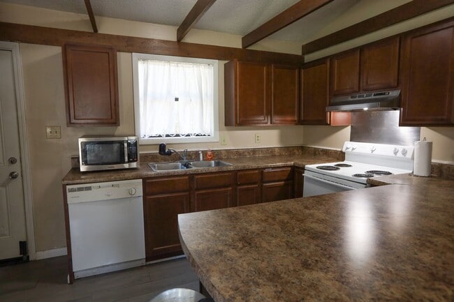 Foto del edificio - Townhome Beauty!