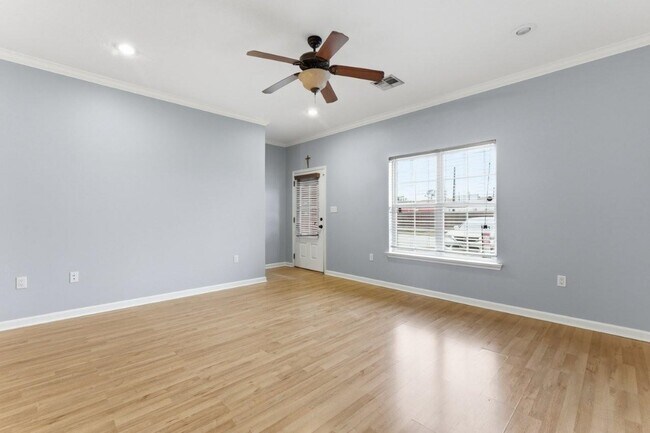 Foto del edificio - 620 Bienville St