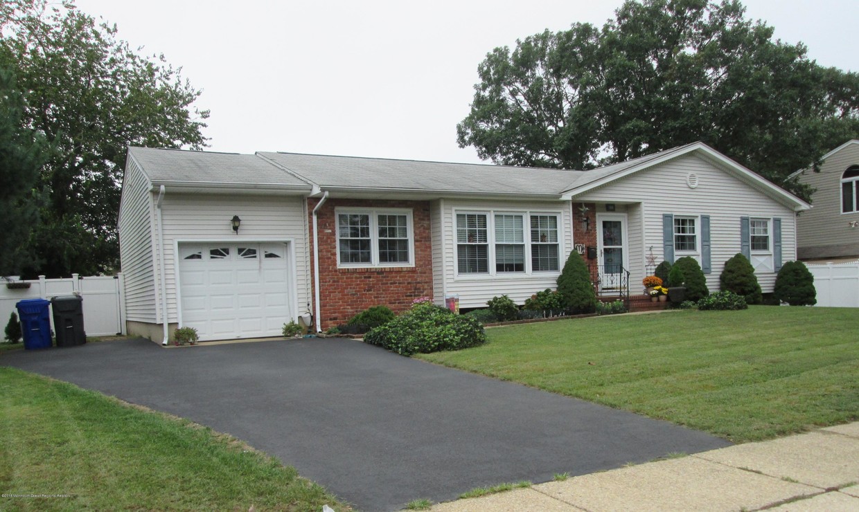 Primary Photo - 100 Jordan Rd