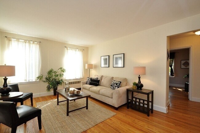 Foto del edificio - 31 Englewood Ave