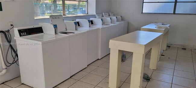 Foto del edificio - 17255 SW 95th Ave