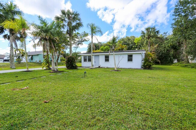 Building Photo - ***SINGLE FAMILY HOME ***ANNUAL***TRAIL AC...