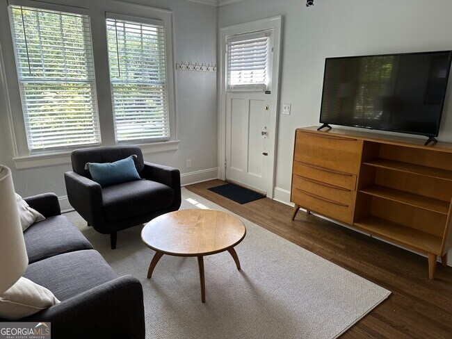 Foto del edificio - 1136 Lanier Blvd NE