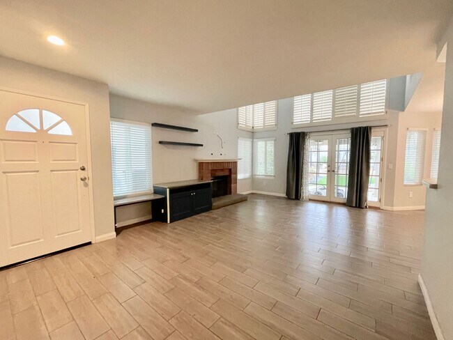 Foto del edificio - Updated 3 Bedroom Summerset Ct Home!
