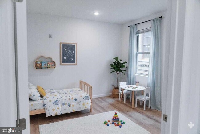 Foto del edificio - 7248 Rising Sun Ave