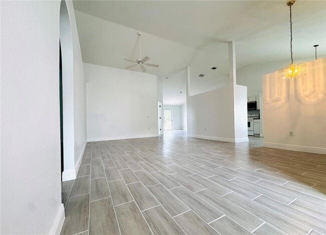 Foto del edificio - 2405 Queenswood Cir