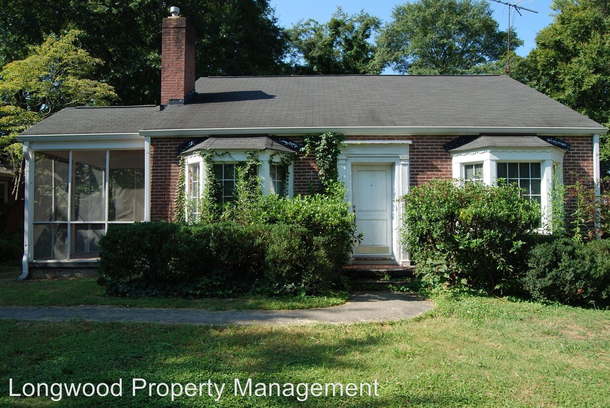 4 br, 2 bath House 1960 Ridgewood Drive House for Rent in Atlanta