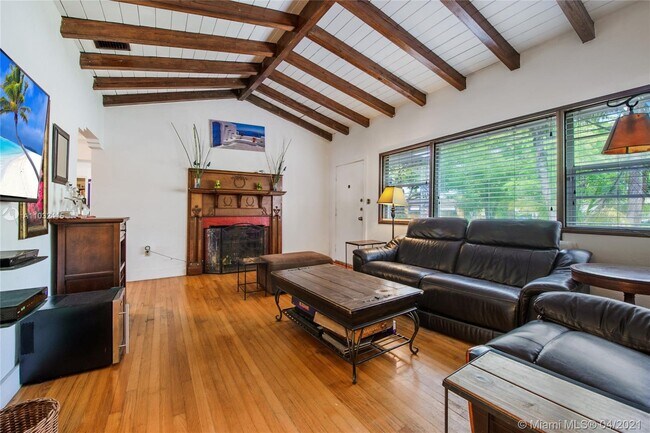 Foto del edificio - 1401 Cortez St