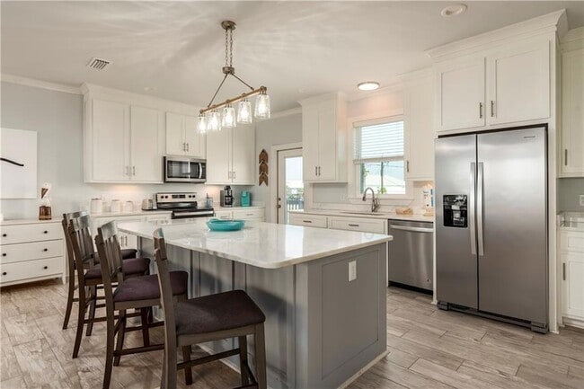 Building Photo - 1913 Cadillac Ave