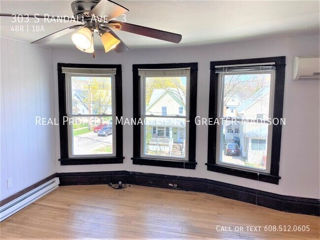 Building Photo - Great 3rd story flat with massive balcony!