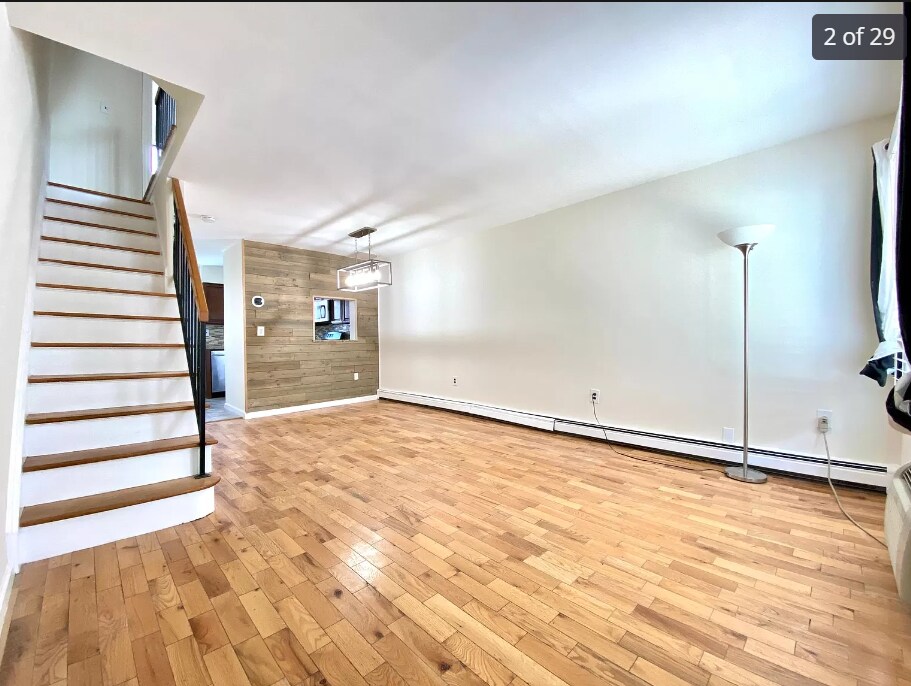 Primary Photo - 407 Raritan Ave