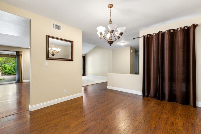 Foto del edificio - 1517 Uppingham Dr